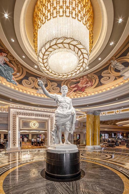 The Regal Retreat: Unveiling the Extravagance of Caesars Palace Hotel & Ca.sin.o