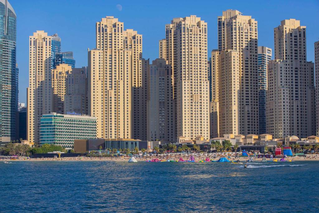 Unveiling Luxury at Hilton Dubai Jumeirah: A Seaside Oasis in the Heart of Dubai